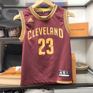 Adidas boys size small lebron james Cleveland cavaliers jersey